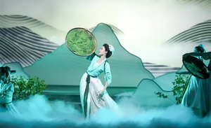 综艺这个词跟娱乐是没有关系的｜独家对话张一蓓