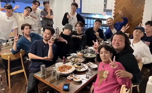 韩国人做喝酒综艺，内娱能模仿吗？