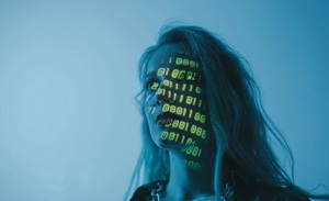 “拒绝AI的公司，会逐渐失去竞争力。”