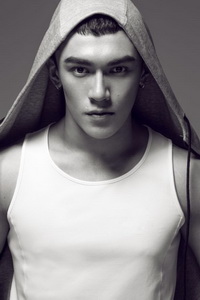 库都斯江·艾尼娃尔