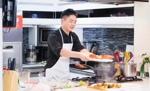 东哥开美食城，外卖大战打进线下